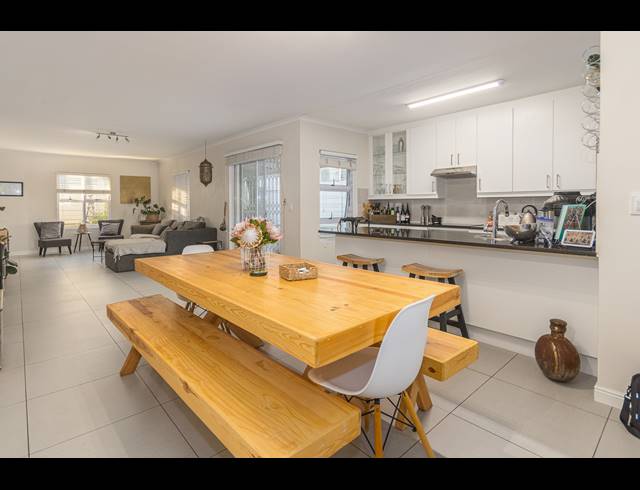 3 BEDROOM FREEHOLD SOLD IN SUNNINGDALE